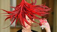 Illustration for article titled Kate Moss Changes Wedding Date, Guests Freak